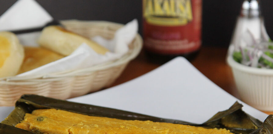 Tamal con Pollo
